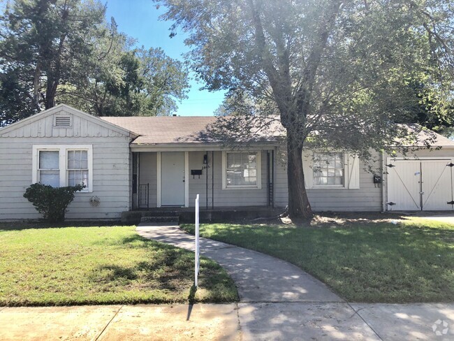 Building Photo - 2405 27th St Rental