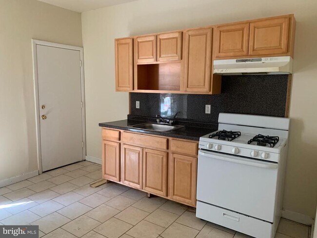 Photo - 63 E Ashmead St