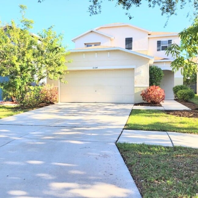 Building Photo - Very Spacious 4 BD /2.5BA  Home with Loft ...
