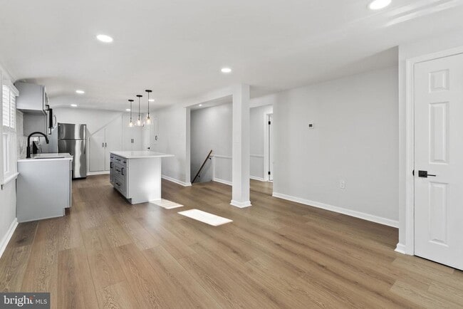 Photo - 821 Stanbridge St Unit B