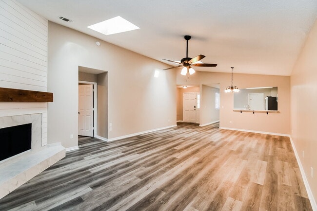 4357 Lake Woodbourne Dr S