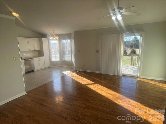 Photo - 1444 Farmington Hills Dr