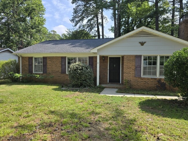 Building Photo - 1410 Suterland Rd