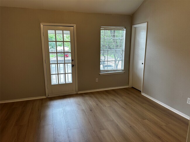 Building Photo - 11710 Southlake Dr Unit 12