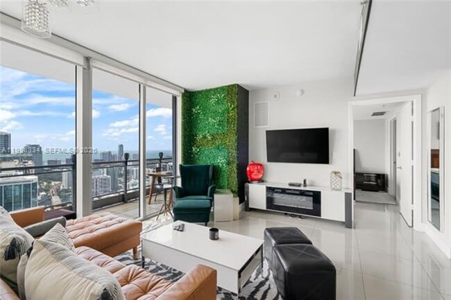 Photo - 92 SW 3rd St Unidad 92 SW 3rd St  4702