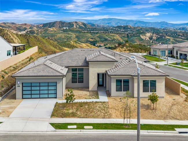 Photo - Modern Luxury Living with Breathtaking Valley Views