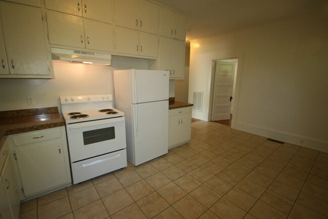 Photo - Spacious 2BR Duplex with All Appliances and Great Deck! Near Duke and Downtown! Unit B