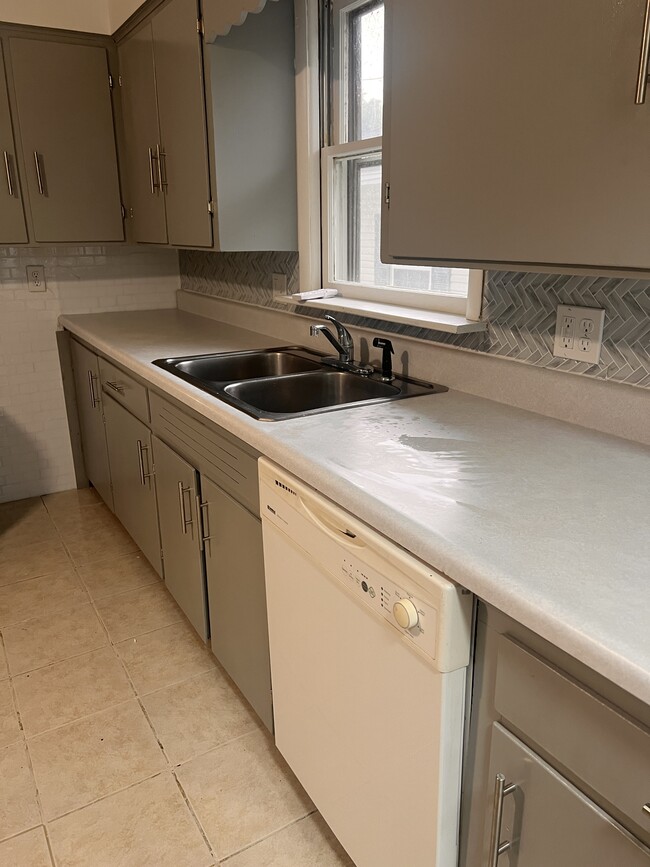 Photo - 307 E Elm St