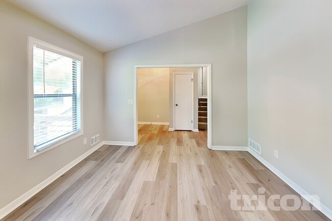 Photo - 278 Shalloway Dr NE