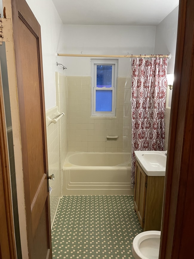 Photo - 3813 Staunton Ave SE Unit Upper