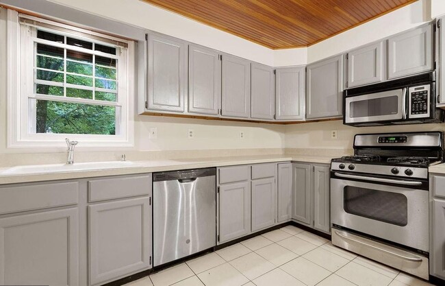 Photo - 7824 Ridgewood Dr