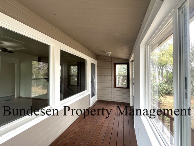 Building Photo - Country Living! Rental