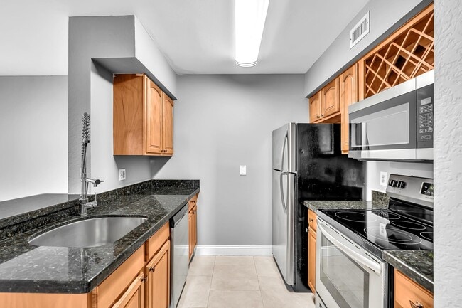 Photo - 2820 N Oakland Forest Dr