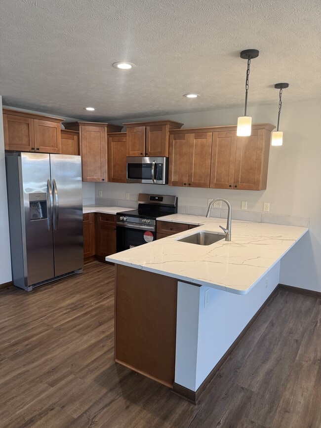 201 W Samuel Ave