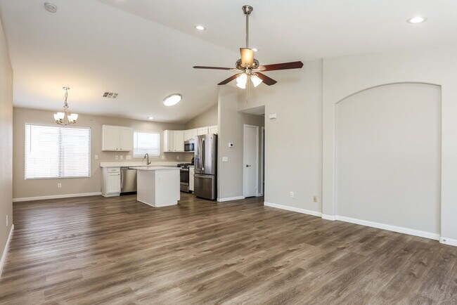 Photo - 10906 W Cambridge Ave