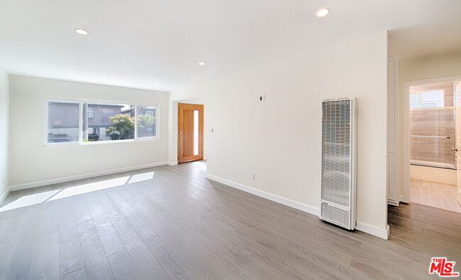 Photo - 635 Westminster Ave Unit 3