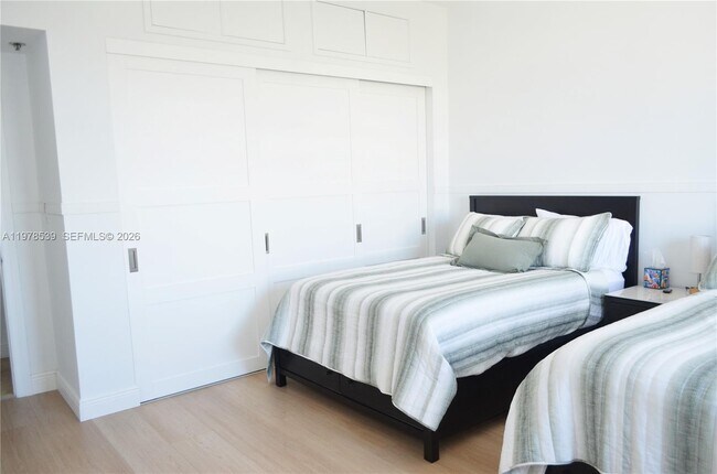 Photo - 251 Crandon Blvd Unit 606