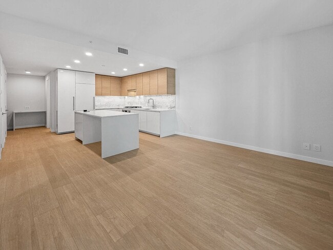 Photo - 2186 Gilmore Ave