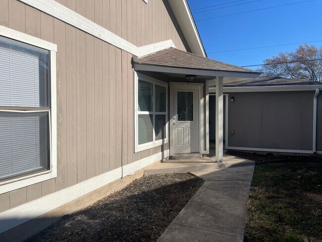 Photo - 5914 Valley Wood