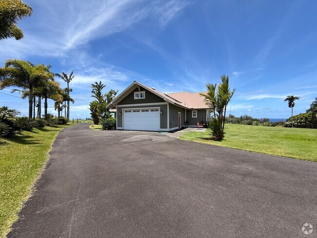 Building Photo - 3BR/2BA + LOFT on 6 Private Acres!