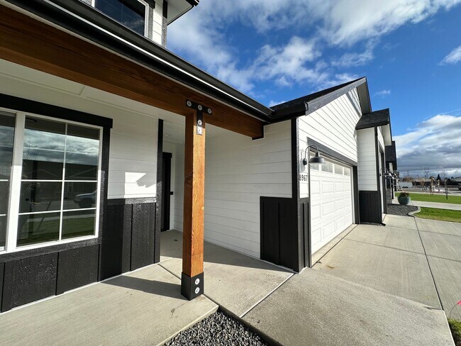 Photo - Brand New Rathdrum Home