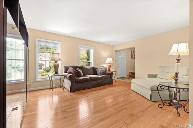 Photo - 15 Wimbledon Ct