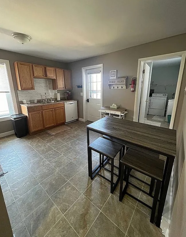 Cocina grande con comedor - 533 N 2nd St Unidad Apt 2