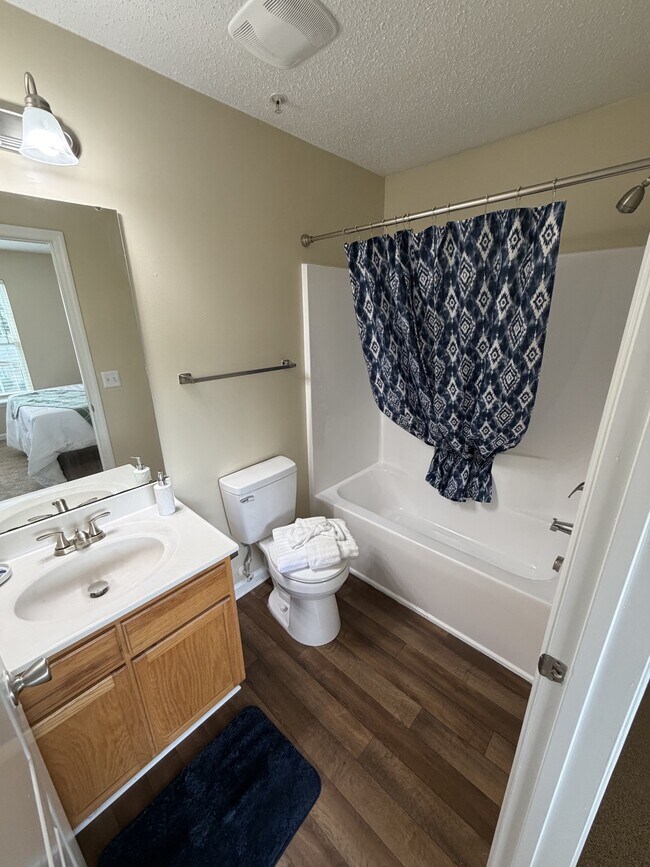 2BR, 2BA Primary Bath
