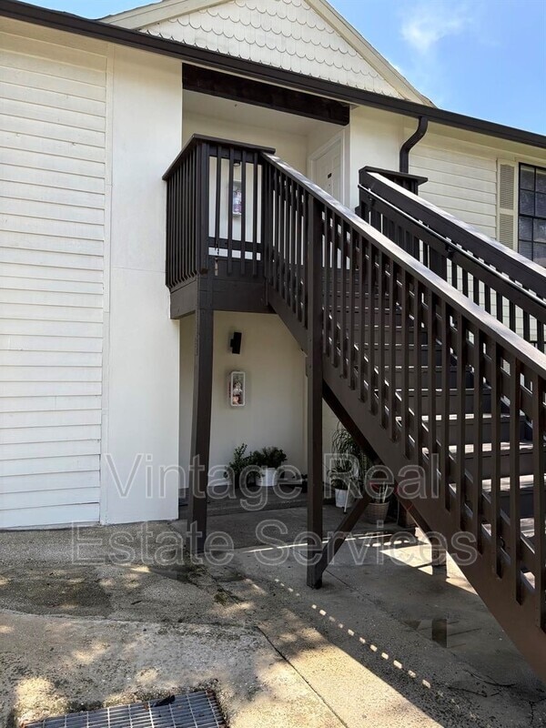 Building Photo - 305 W Grant St Unit #C1