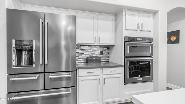 Photo - 2460 E Elgin St