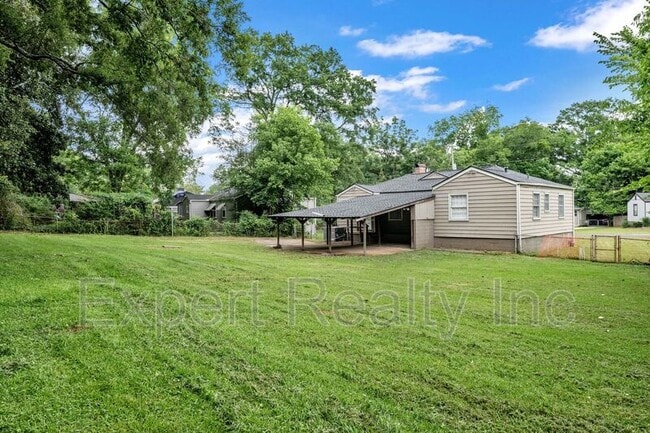 Photo - 920 Parkway Dr