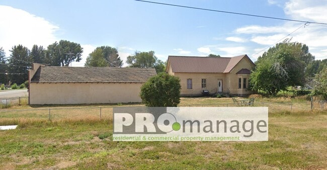 Building Photo - SIngle family, country home