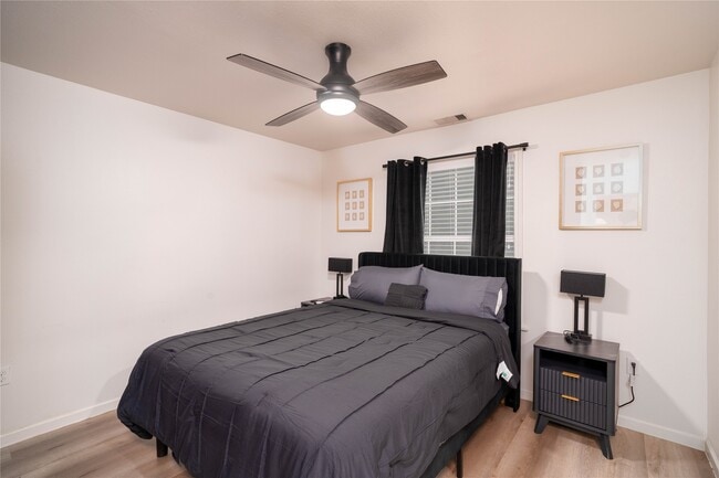 Photo - 4612 Hershe St