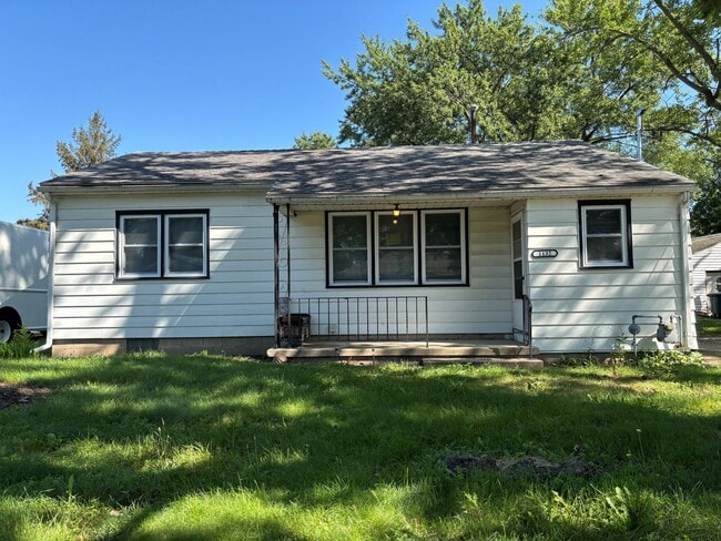 Building Photo - 2 bedroom house in Waterloo