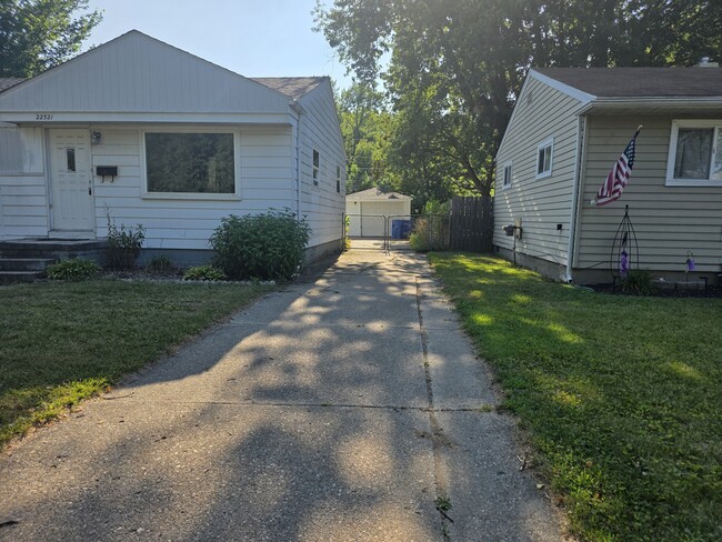 Photo - 22521 Ira Blvd