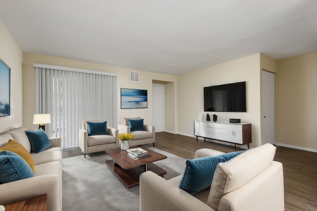 Photo - Hillside Apartments