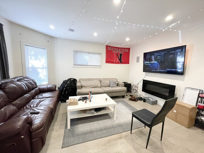 Photo - 21 Iroquois St Unit 1