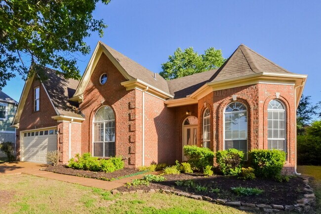 Photo - 1058 Green Fern Cove