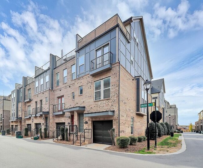 Photo - Stunning 3BD/3.5BA End Unit w/ City Views ...