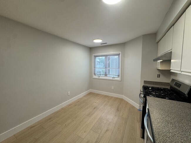 Photo - 1414 Whitney Ave