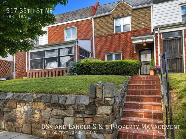 Building Photo - 317 35th St NE