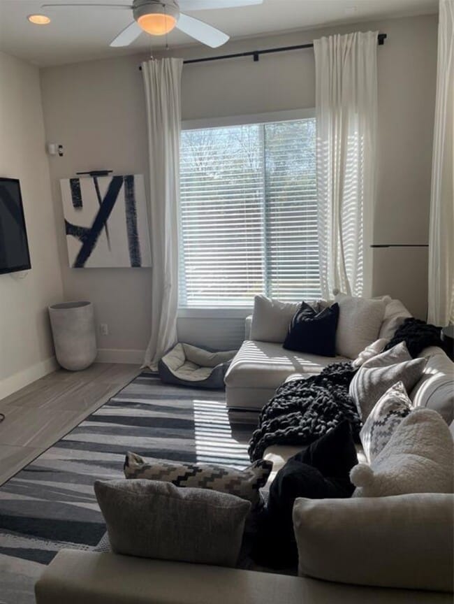 Photo - 5204 Hershe St