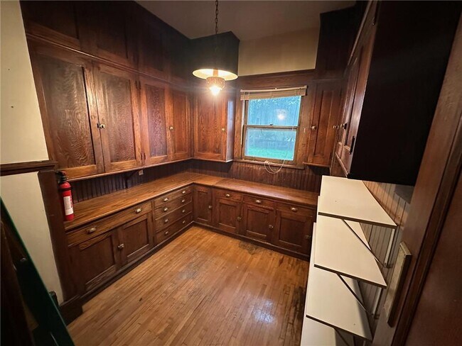 Photo - 216 Litchfield Ave SE