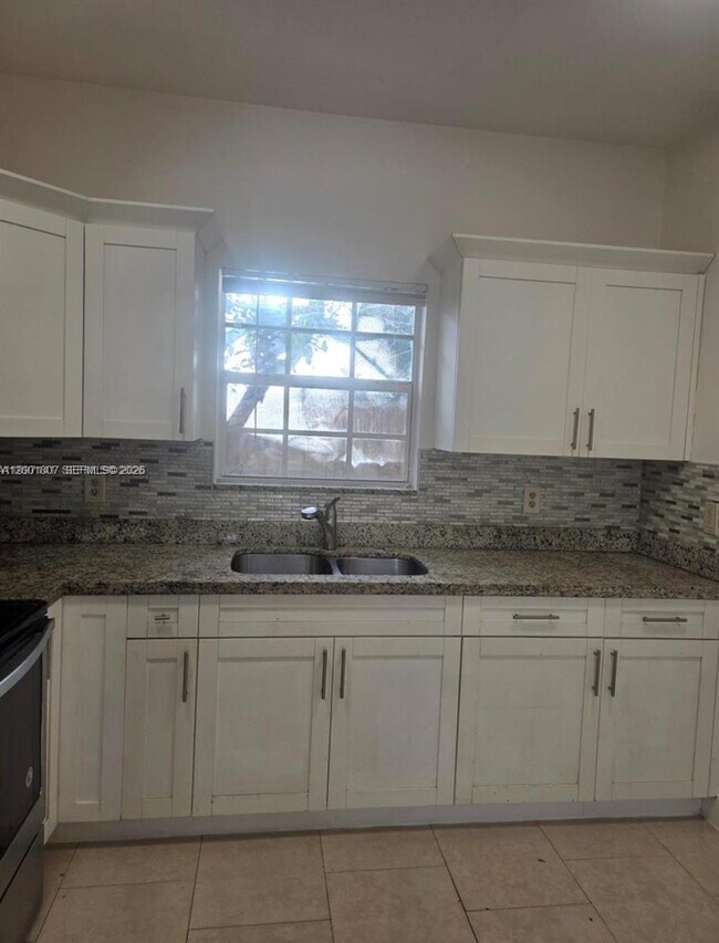 Photo - 9740 NW 5th Ave Unidad B