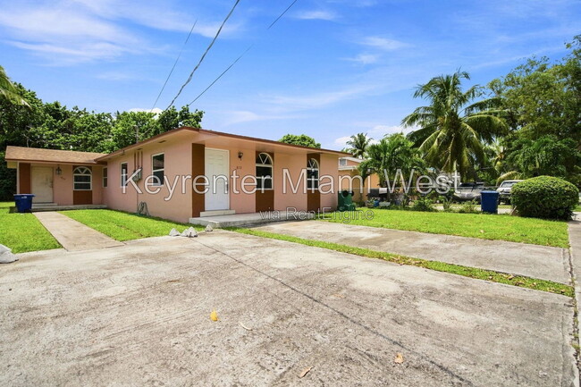 Photo - 872 NW 108th St Unit 1