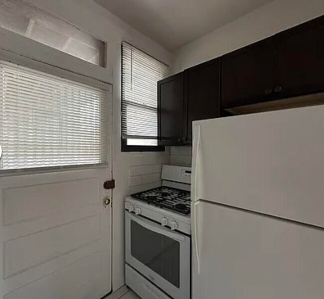 1321 W Estes Ave Unit ONE BEDROOM - 1321.5 #49
