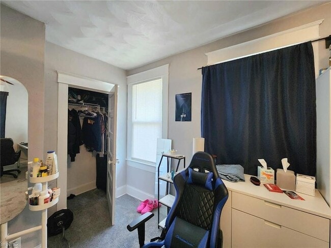 Photo - 3605 Killam Ave