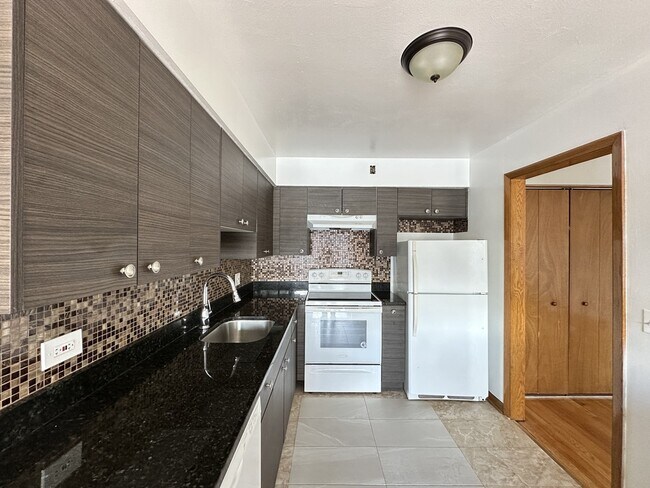 Photo - 1639 Oakwood Ave Unit 403