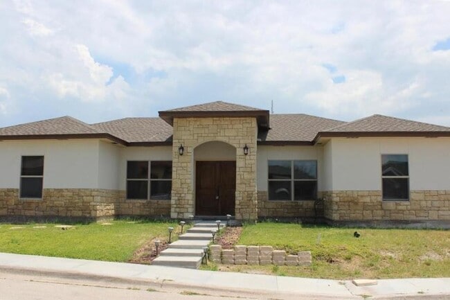 Building Photo - 1026 Tesoro Pass