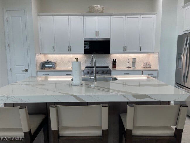 Photo - 6984 Saona CT